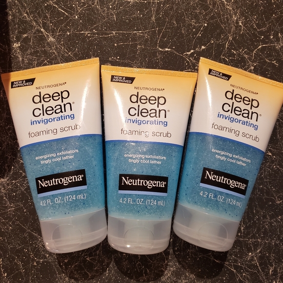 deep clean foaming scrub